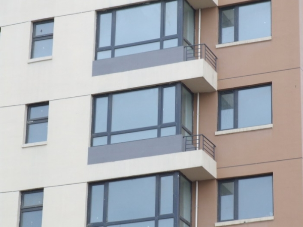 斷橋鋁合金門窗